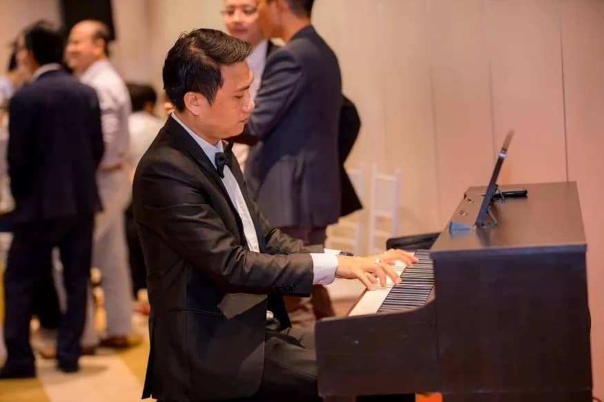 Ha Nguyen Yamaha Pianist